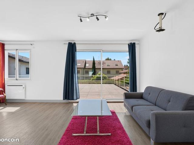 Appartement 4 pièces 3 chambres en parfait état dans une petite copropriété proche Petit Port