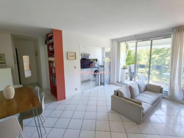 Appartement 4 pièces, 3 chambres, 2ème étage sur 4m 68,09 m². Marly le Roi 78160 Résidence Les Grandes Terres