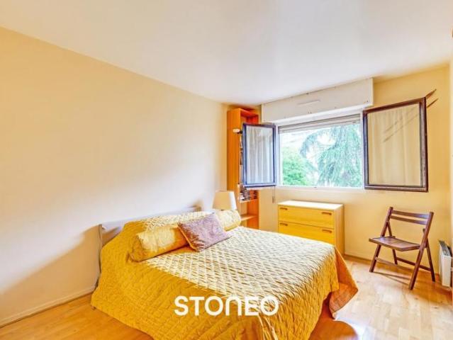 Appartement 4 pièces traversant à 100m du métro