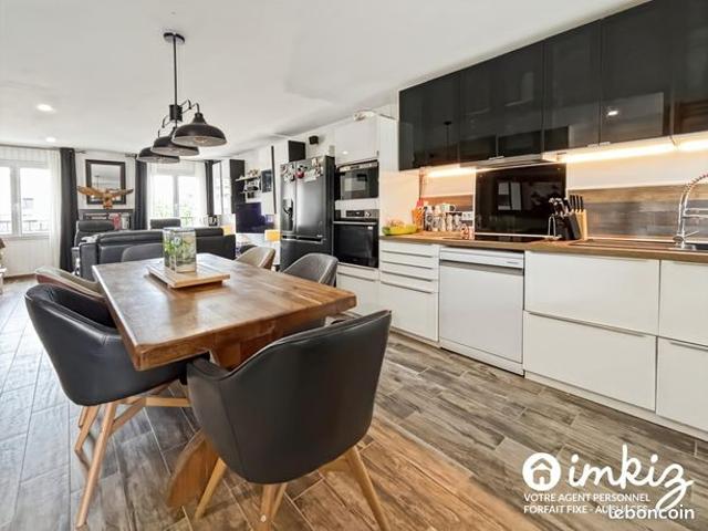 Appartement 4 pieces type maison de ville