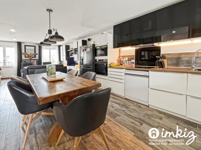 APPARTEMENT 4 PIECES TYPE MAISON DE VILLE