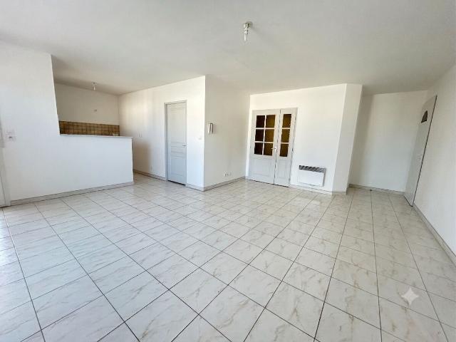 Appartement 4 pièces Vinassan 82.00m² 795€ à louer