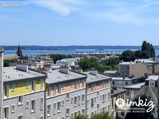 Appartement 4 pièces vue sur mer avec garage
