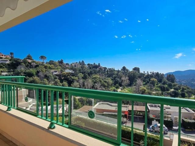 APPARTEMENT 4 PIECES VUE PANORAMIQUE DANS UN DOMAINE PRIVE AVEC PISCINE A MANDELIEU LA NAPOULE