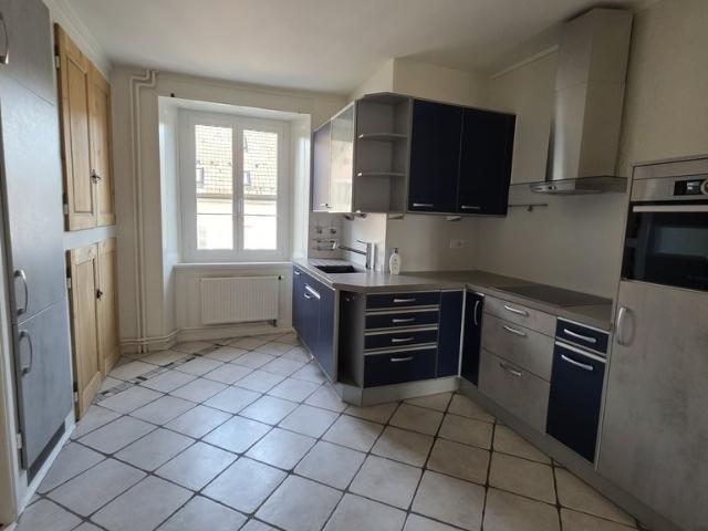 Appartement 4 pièces à louer à La Chaux de Fonds Flatfox