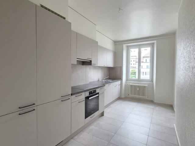 Appartement 4 pièces à louer à La Chaux de Fonds Flatfox
