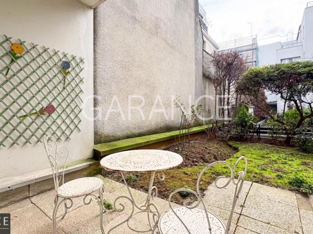 Appartement 4 pièces à Paris Nation 75012 JARDIN privati