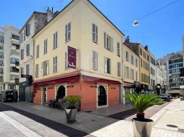 Appartement 4 pièces à 100 mètres de la Croisette