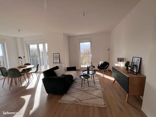 Appartement 4 pièces avec loggia