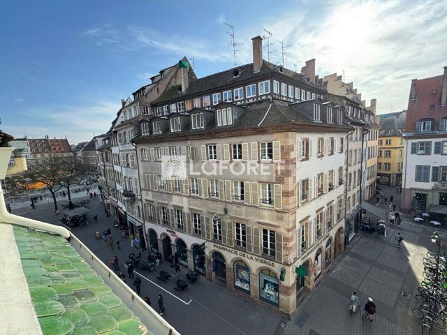 Appartement 4 pièces avec balcon en hyper centre à Strasbourg