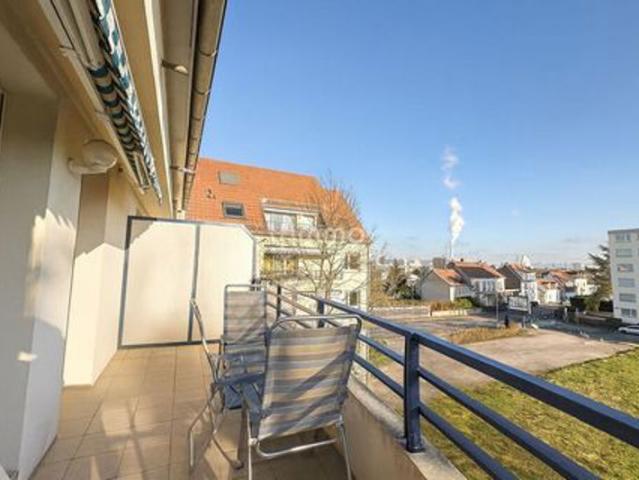 Appartement 4 pièces avec balcon et garage Secte