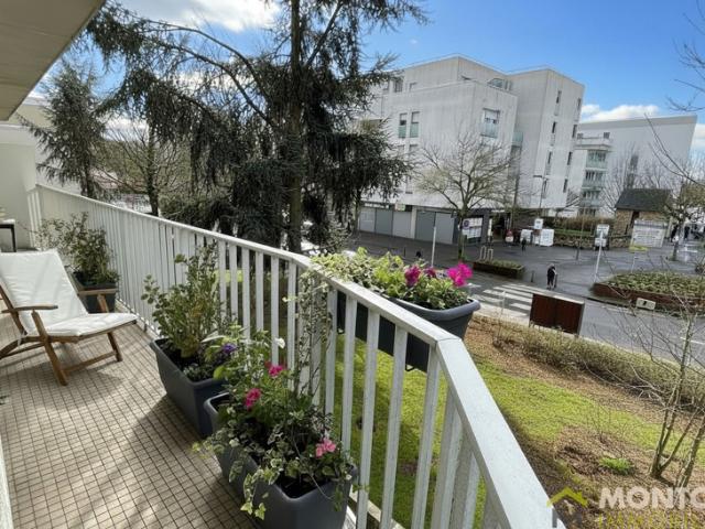 Appartement 4 pièces avec balcon et parking proche Métro 14