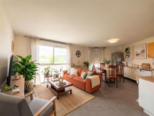 Appartement 4 pièces avec stationnement