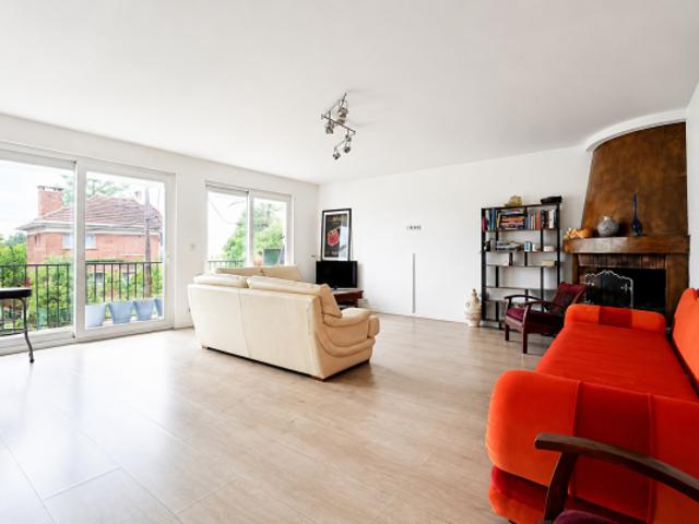 Appartement 4 pièces avec terrasse, balcon et garage