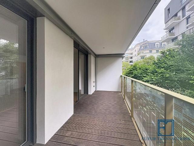 Appartement 4 Pièces avec Terrasse – Issy Cœur de Ville – Métro L12