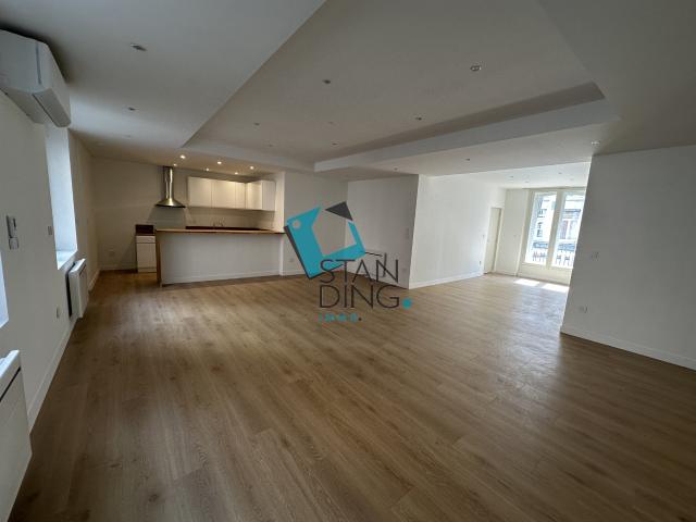 Appartement 4 pièces — Cuisine US, rue des Ponts de Comines — 59000 Lille — 1er étage