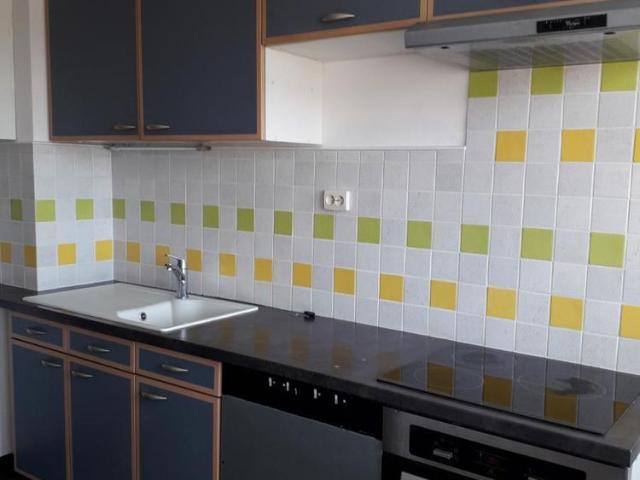 APPARTEMENT 4 PIECES DANS RESIDENCE PROCHE COMMODITES