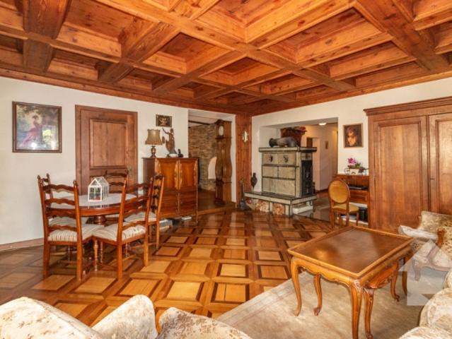 Appartement 4 pièces dans un bâtiment historique de la vieille ville