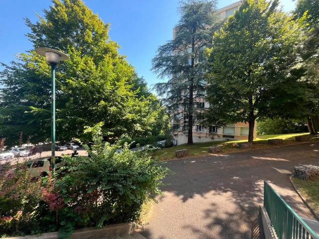 Appartement 4 pièces de 66,3 m² à Saint Étienne