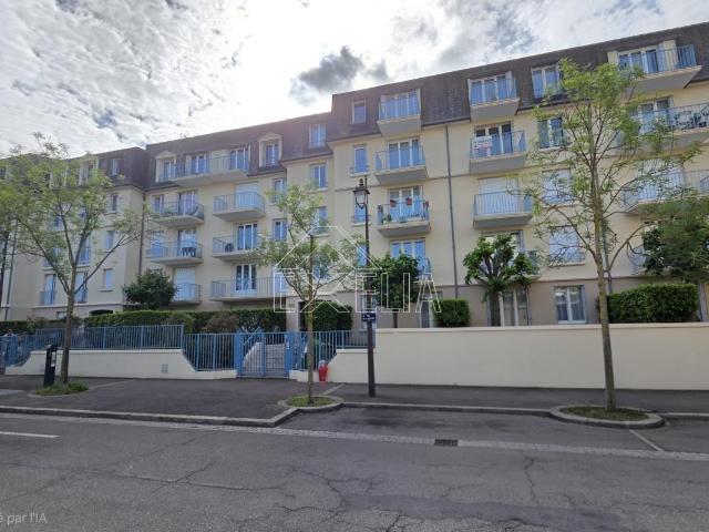 Appartement 4 pièces de 83 m² avec ascenseur à Mantes la Jolie, quartier centre ville proche gare