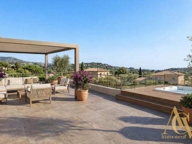 Appartement 4 pièces dernier étage avec terrasse 90 m² Saint Raphaël