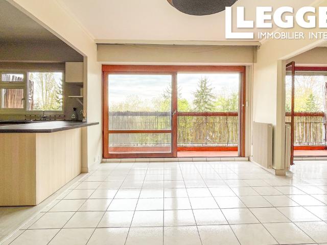 Appartement 4 pièces en dernier étage avec deux balcons, parking et cave à 91200 Athis Mons