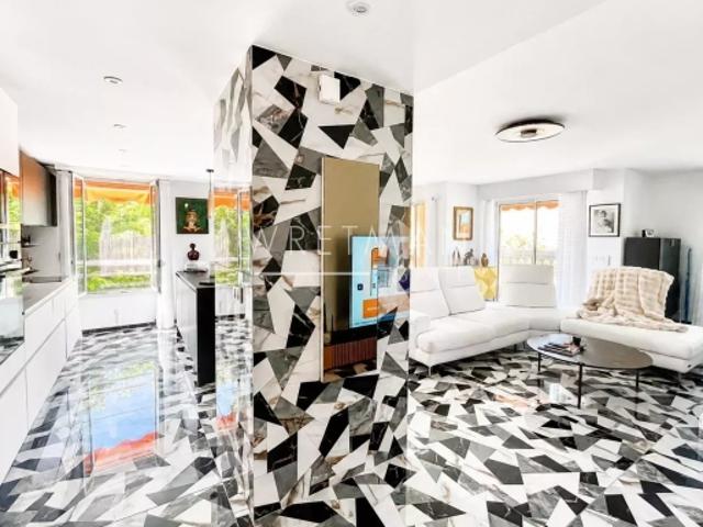 Appartement 4 Pièces entièrement rénové avec terrasse et garage dans Résidence de Standing Cannes Montfleury