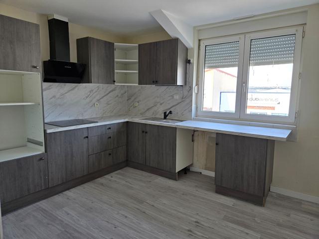 Appartement 4 pièces Le Sequestre 146.00m² 800€ à louer