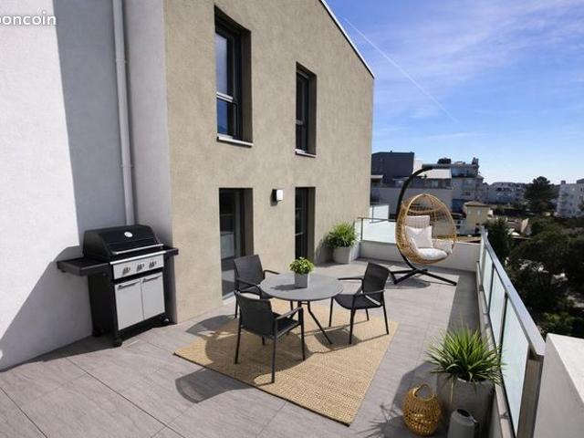 Appartement 4 pièces LIMITE MONCHAT PROCHE 2 TRAM