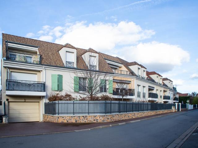 APPARTEMENT 4 PIÈCES, PARKING SOUS SOL ET CELLIER