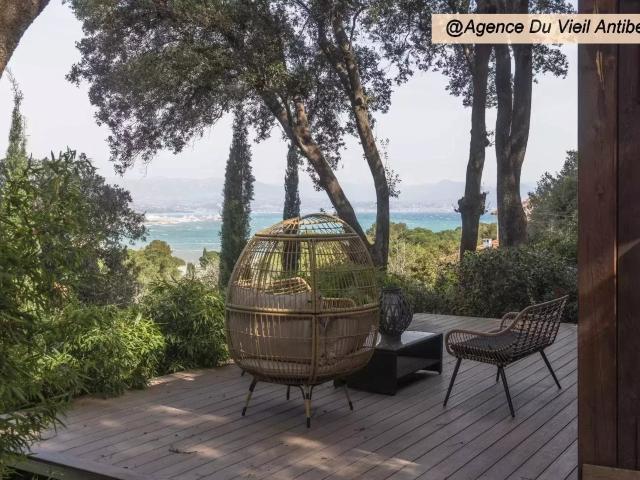 Appartement 4 pieces plein de charme, terrasse et jardin pri. 89m² Antibes
