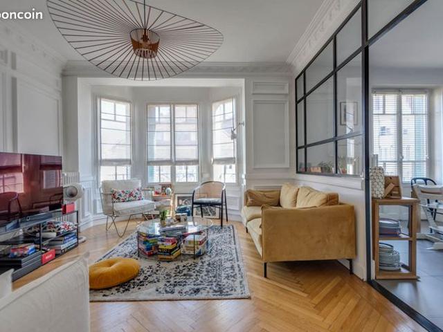 Appartement 4 pièces rénové – Au cœur du centre ville