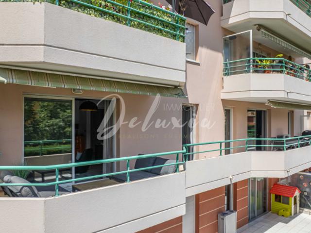 Appartement 4 pièces rénové avec grande terrasse à Saint Rap