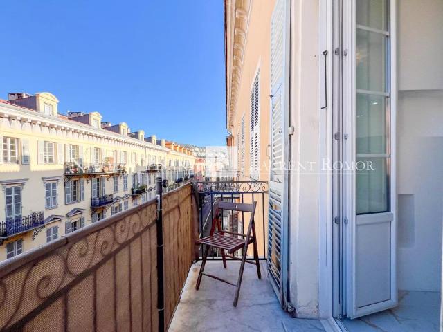 A Vendre 4 Pieces Renové Port De Nice 117m² Nice