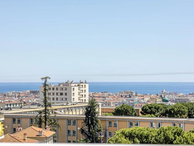 Appartement 4 pièces refait à neuf Vue mer Dernier étage