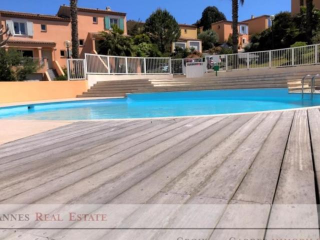 Appartement 4 Pièces Résidence sécurisée avec parc et piscine