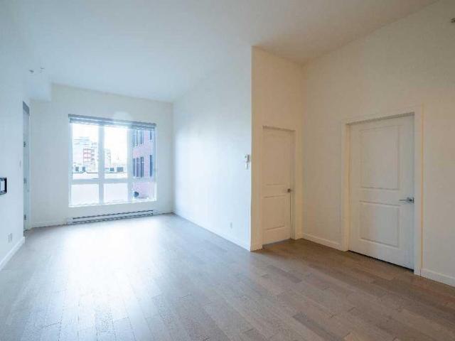 Appartement 4 1/2 moderne à louer