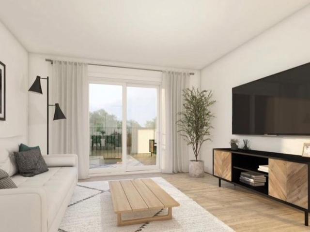 APPARTEMENT 4 1/2 VIEUX LONGUEUIL À LOUER