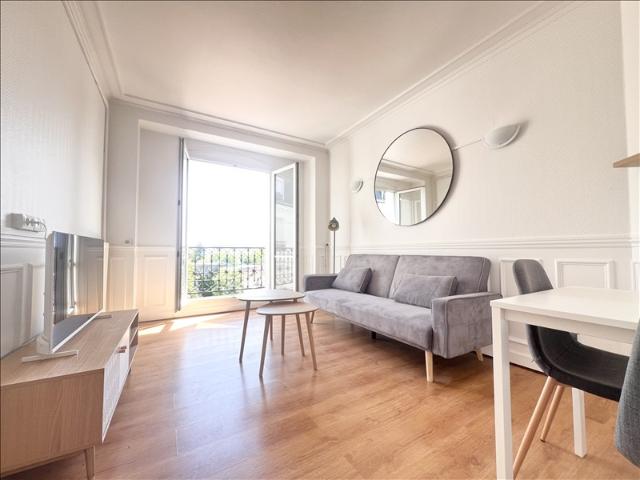 Appartement 4ème étage 35 m2 2 pièces Meublé