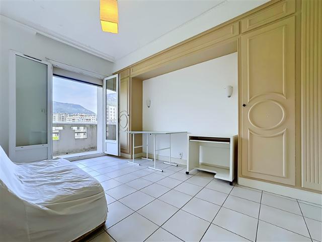Appartement 4ème étage 32 m2 2 pièces Meublé