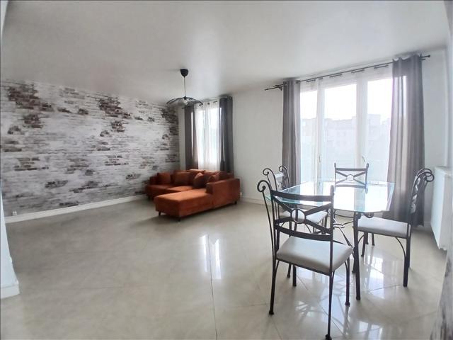 Appartement 4ème étage 76 m2 3 pièces Non meublé
