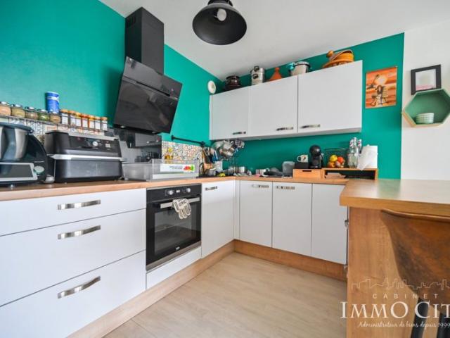 Appartement 4P avec balcon et parkings