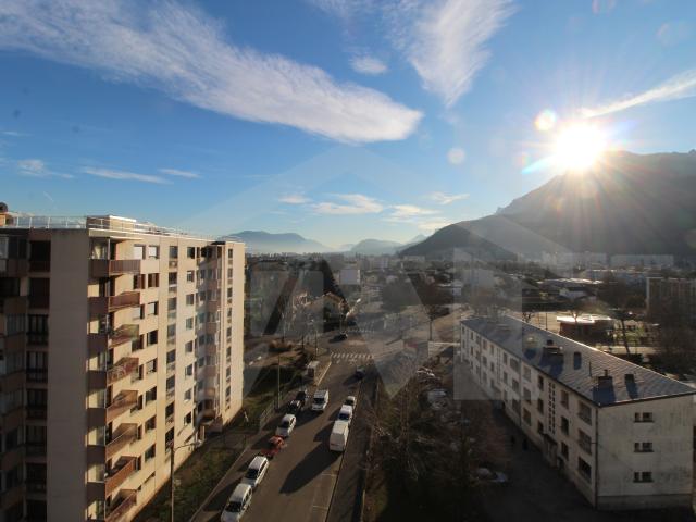 Appartement 4P+C 95m2 Vue dégagée sur les montagnes