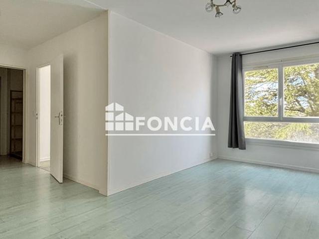 Appartement 50m2 parking libre