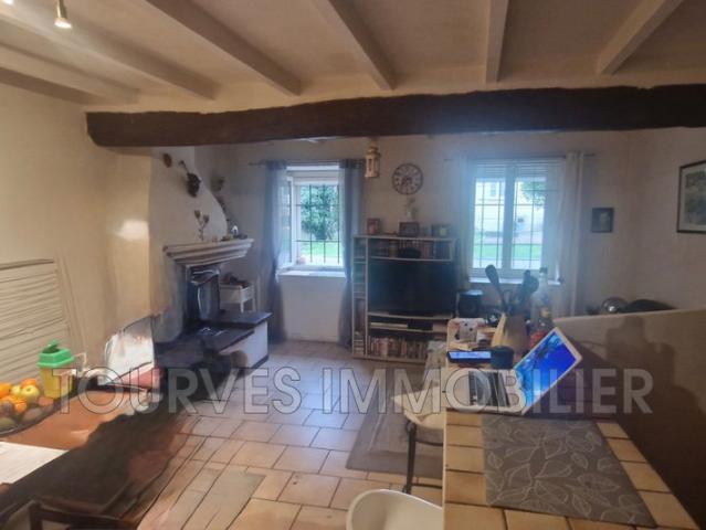 APPARTEMENT 51 M² POUR RENTE LOCATIVE TOURVES 83170