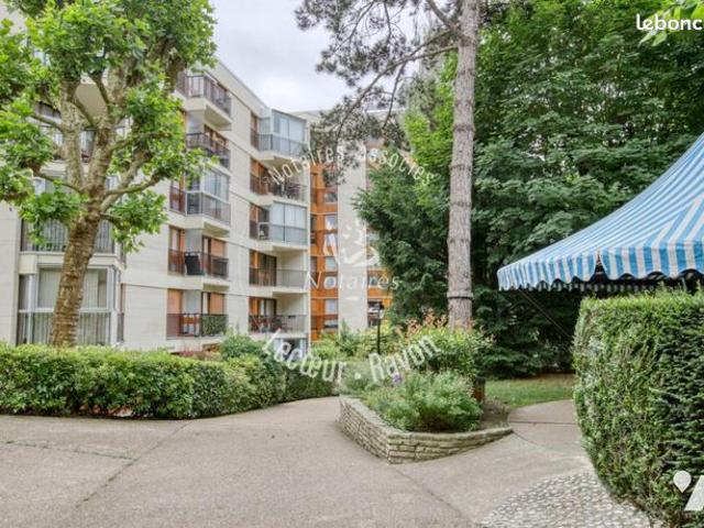 Appartement 52 m² LE CHESNAY