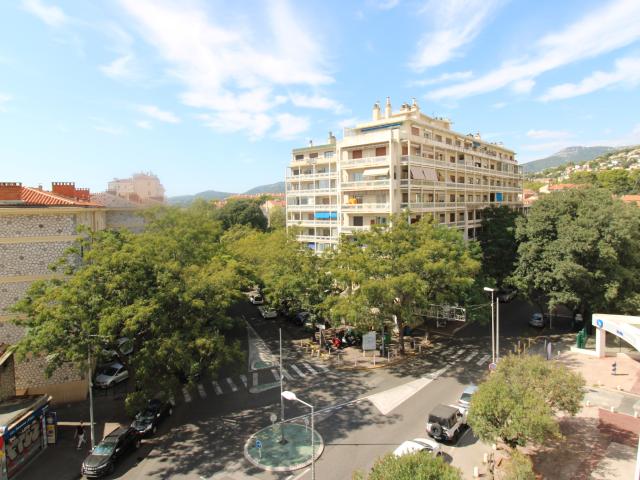 Appartement 54.83 m² 2Pièces Toulon 650,71 € HAI* TOULON Claret T2 54 m² balcon cave