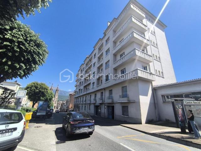 Appartement 55m² avec cave et grenier Centre ville