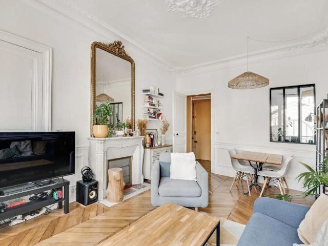 Appartement 59 m² avec cachet ancien à Paris 59m² Paris 10ème