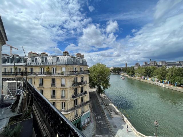 Appartement 5 pièce s 3 chambre s 156.27 m²